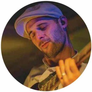 Sebastián Suñer, profesor de guitarra y bajo en Taller Manduca, Maldonado